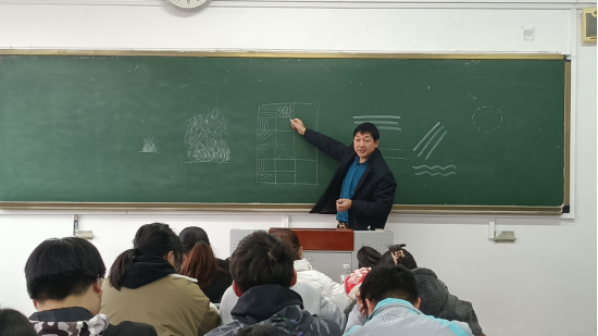 颜士昌：传承非遗技艺，共画美好生活.png